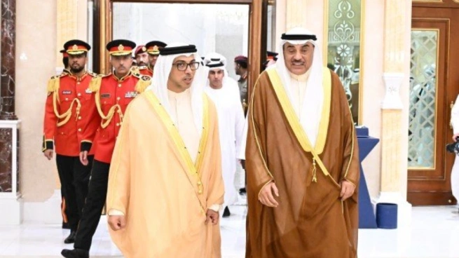 الشيخ صباح خالد الحمد الصباح والشيخ منصور بن زايد آل نهيان